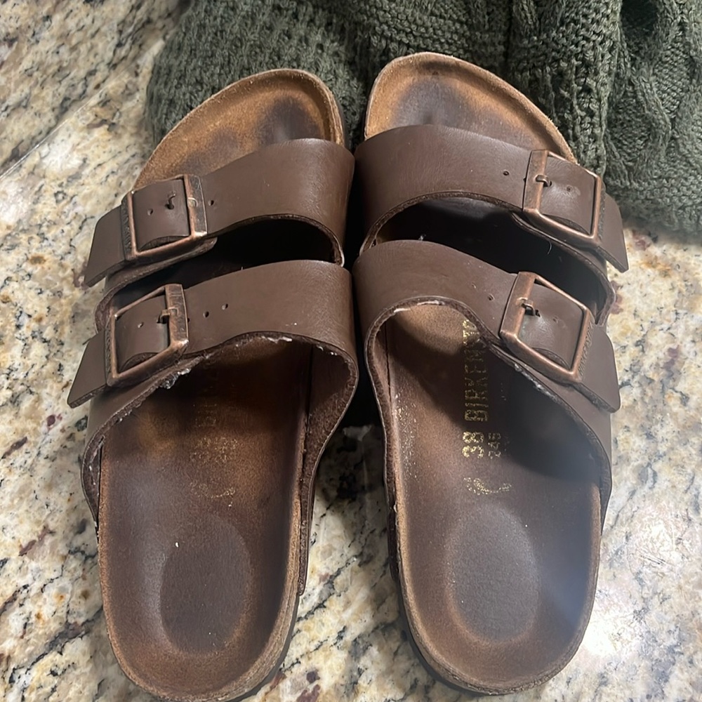 Used size 38 brown Birkenstocks